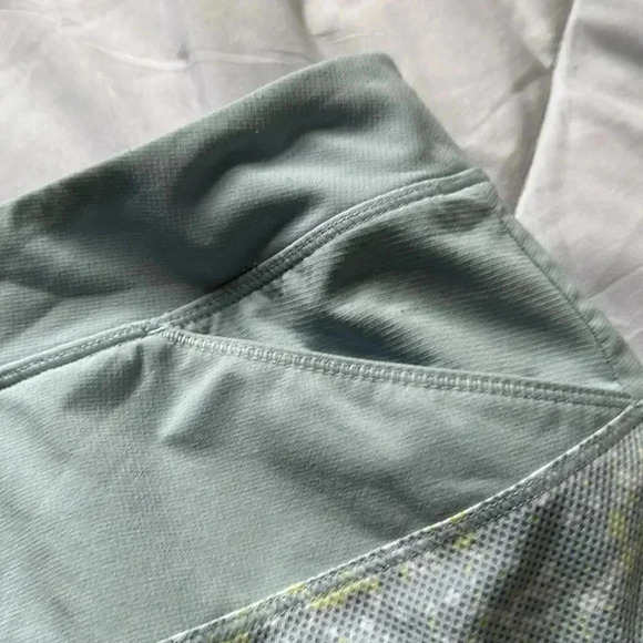 Adidas Tennis Skort - Light Blue /yellow size large poxkets - Picture 3 of 7